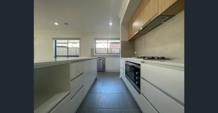 HIGH QUALITY FINISHED HOUSE! - Photo 5