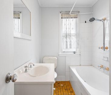 Spacious Family Home - Photo 6