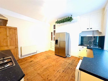 3 bedroom terraced house to rent - Photo 5