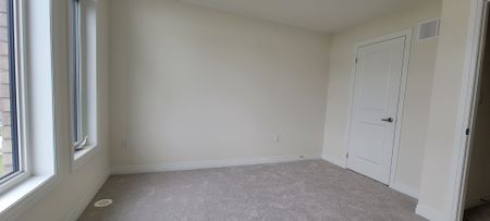 For Lease - 31 Cherry Hill, Barrie, Ontario - Photo 2