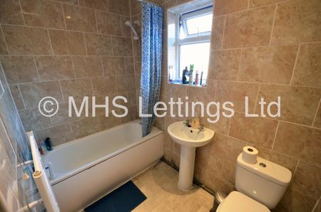5 Bedroom Mid Terraced House for rent in Harold Avenue - Photo 3