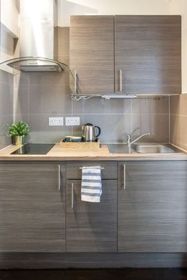 Studio Flat, Hanover House, NW2 - Photo 1