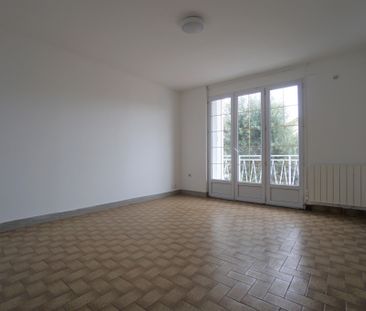 T2 - LIVRY GARGAN - - Photo 1