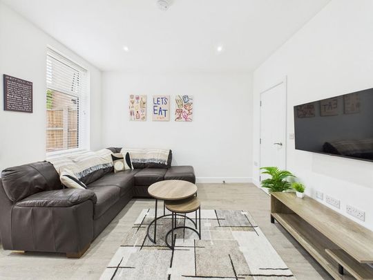 5 bedroom house to rent - Photo 1