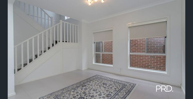Spacious & Modern Living in the Heart of Penrith! - Photo 1