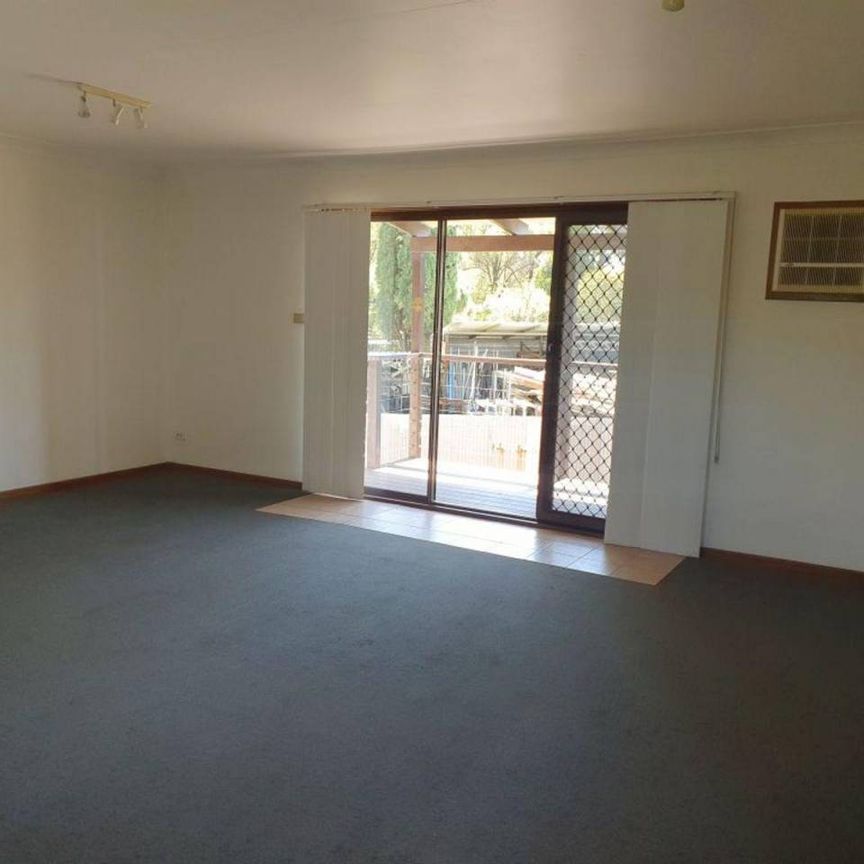 PLEASANT TWO B/r PLACE TO LIVE CLOSE & HANDY TO TOWN - Photo 1