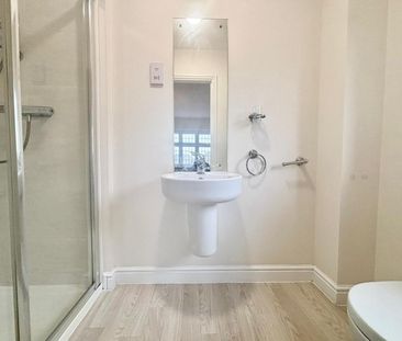 3 bedroom House To Let Total Size: 1054 SQ FT - Photo 5