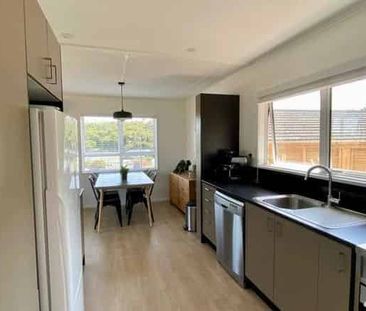 9 Invercargill Drive, Kelson - Photo 4