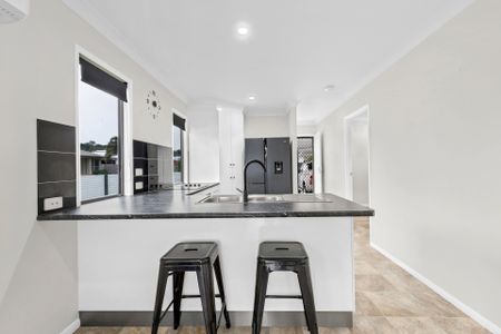 Modern and airy in Rural View - Photo 5