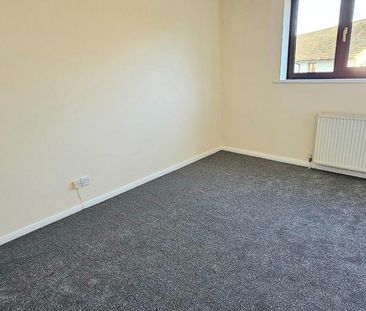 2 bedroom end of terrace house to rent - Photo 4