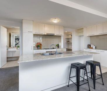 Elevated Luxury Living in Belconnen's Prestigious Oracle Complex - Photo 3