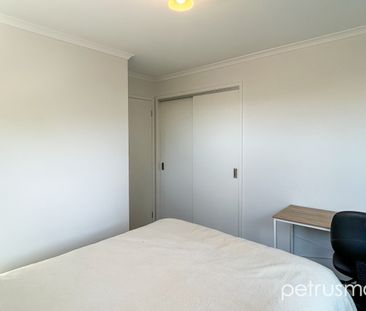 Four Bedroom Modern Home - Photo 1