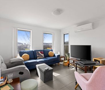 Modern living in sought-after suburb - Photo 1