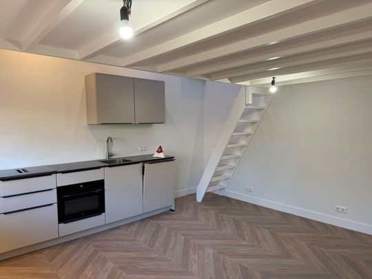 Appartement te huur: Van Tuyll van Serooskerkenplein 49 1076 LZ Amsterdam - Foto 1