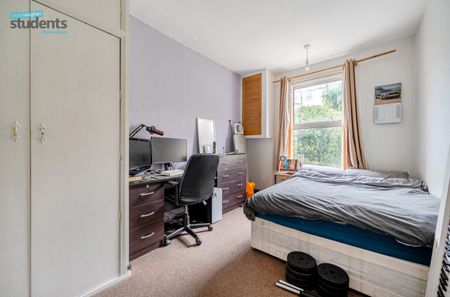 4 bedroom terraced house to rent - Photo 4