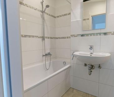 Ein Traum: 3-Zi-Dachgeschosswohnung am Südfriedhof, Badewanne, Gart... - Photo 3