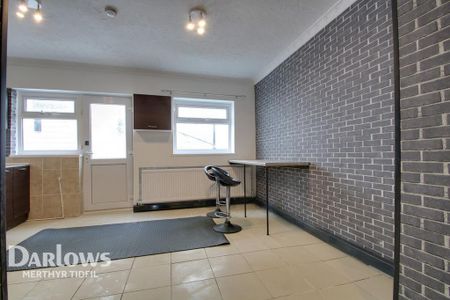 3 bedroom terraced house to rent - Photo 5