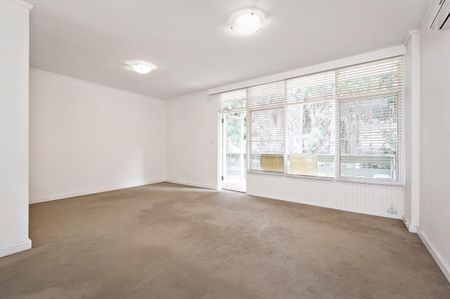 10/63 Berkeley Street, Hawthorn - Photo 2