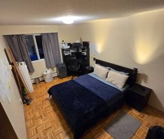 Large 1 Bedroom Marpole Apartment - March 1st - Photo 1