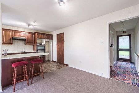 59 Rathvarna Drive, Lisburn, BT28 2UB - Photo 2