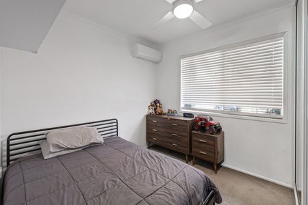 Brick home with huge entertainment area and pool - Photo 5