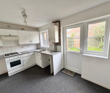 2 bedroom semi-detached house to rent - Photo 5