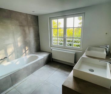 Villa met zonnige tuin in een rustige buurt - Photo 5