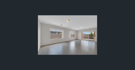 LARGE 4x2 FAMILY HOME IN HERITAGE PARK - Photo 2