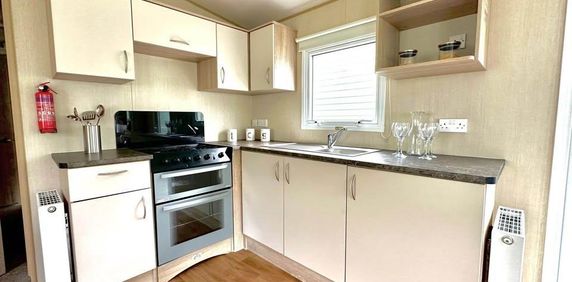 3 bedroom park home to rent - Photo 2