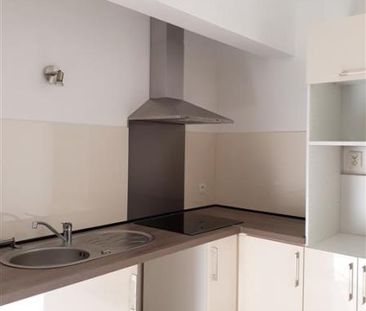 BEAUVAIS – F3 PROCHE CENTRE VILLE - Photo 2