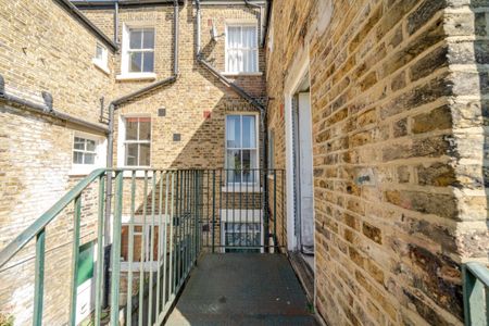 Linden Grove, London, SE15 - Photo 5