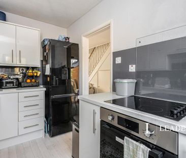 3 bedroom terraced house to rent - Photo 6