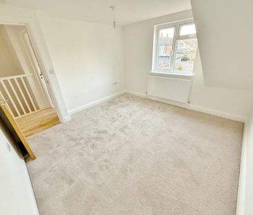 4 bedroom semi-detached house to rent - Photo 3