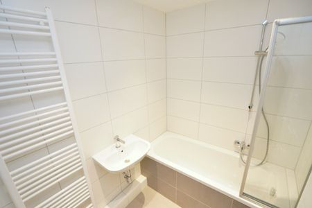 Erstbezug nach Sanierung - mit Wanne - Photo 3