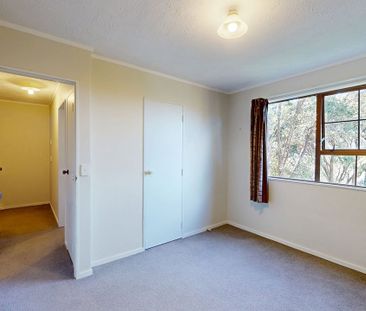 Practical & Perfectly Located - Photo 5