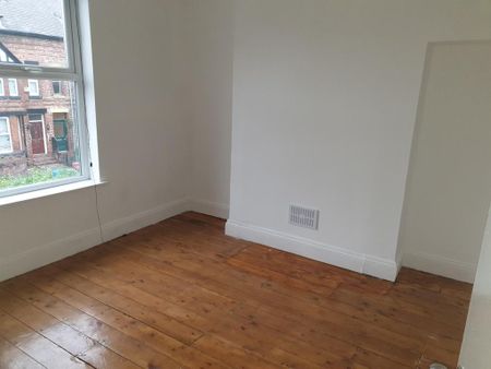 4 bedroom terraced house to rent - Photo 3