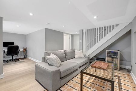 For Lease - 375 Winston Avenue, Carlingwood - Westboro and Area, Ontario - Photo 2