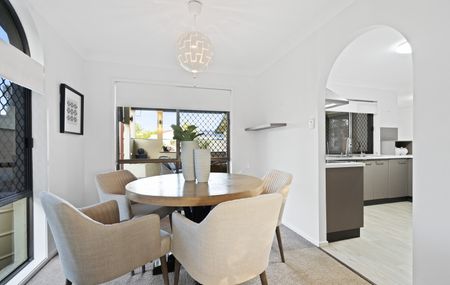 68 Dorsal Drive, Birkdale QLD 4159 - House For Rent | Domain - Photo 3