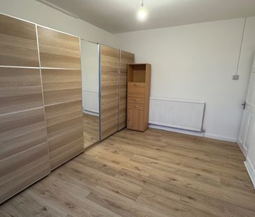 4 Bed Terraced House, Woodmansterne Road, SW16 - Photo 3