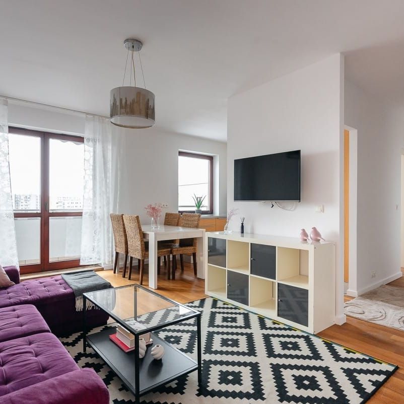 Jasne i przestronne 2 pokoje blisko stacji metra 46.8 m² - Photo 1