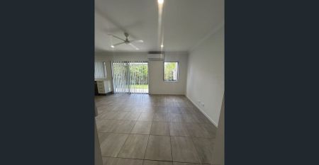 Modern Townhouse. Large Yard. Long driveway. Low maintenance - Photo 3