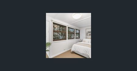 Beautiful Queenslander In Sought After Suburb - Photo 3