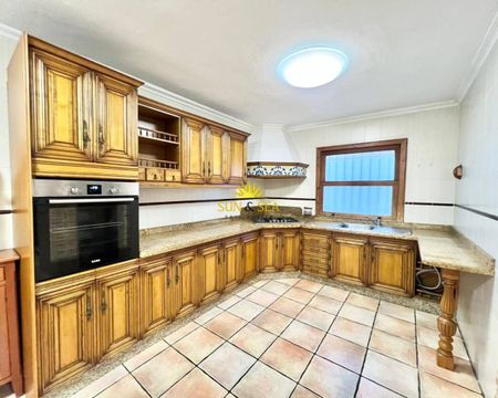 DETACHED VILLA FOR RENT, 5 BEDROOMS AND 2 BATHROOMS IN ELCHE - Photo 2