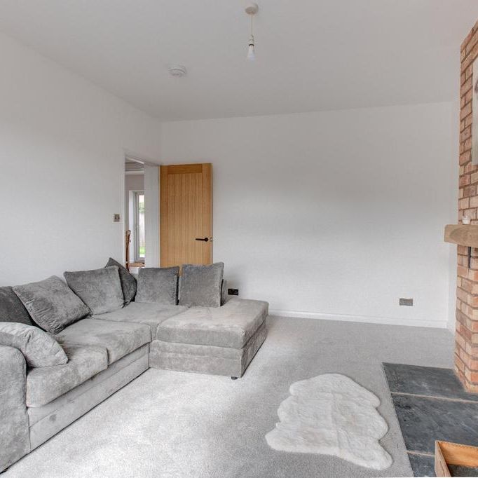 4 bedroom detached house to rent - Photo 1