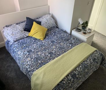 1 bedroom in a house share to rent - Photo 2