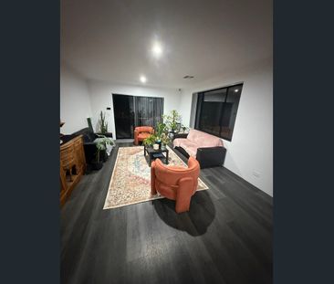 LARGE QUEEN ROOM - MADORA BAY - Photo 1