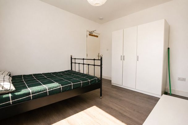 Highbury Avenue, Thornton Heath, CR7 8BN - Photo 1