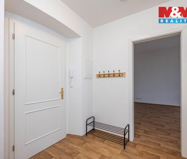 Pronájem bytu 1+kk a garsoniéry 33 m², Studeněves - Photo 3