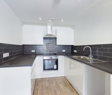 Roman Road, Cheltenham, Gloucestershire, GL51 - Photo 2