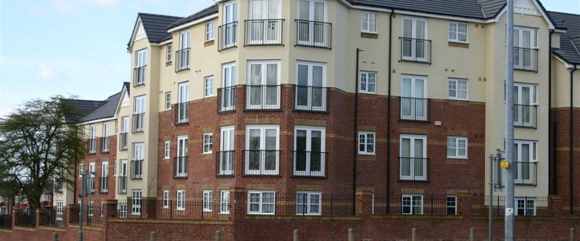 2 bedroom Flat To Let - Photo 1